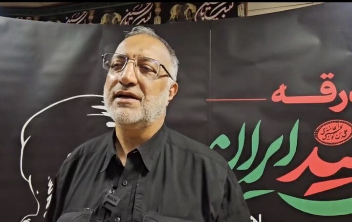 شهردار تهران از حضور ۴۳ میلیون زائر در مراسم وداع و تشییع رهبر شهید خبر داد شهردار تهران از حضور ۴۳ میلیون زائر در مراسم وداع و تشییع رهبر شهید خبر داد