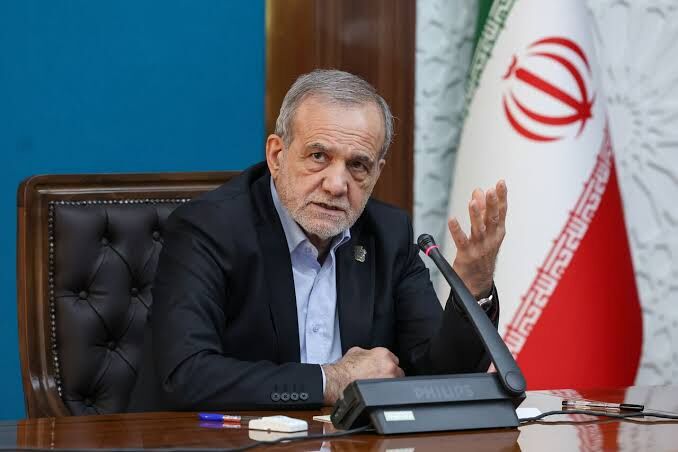 تاکید پزشکیان بر سرمایهگذاری در فناوریهای نوین تاکید پزشکیان بر سرمایهگذاری در فناوریهای نوین
