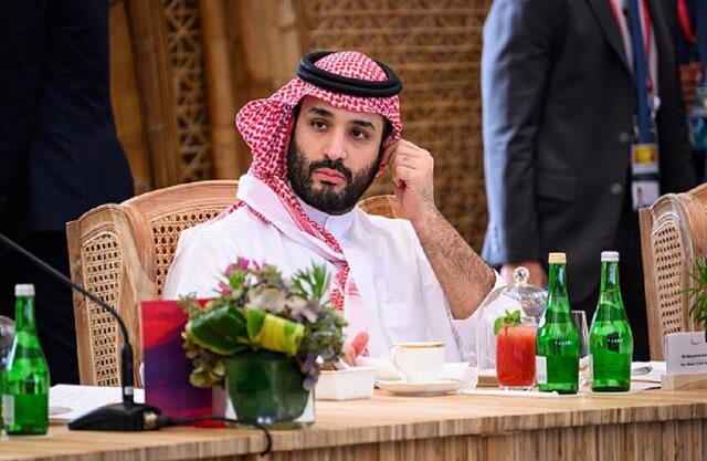 پیشبینی منبع سعودی از آینده بنسلمان: او روزی به وضعیت نتانیاهو دچار میشود پیشبینی منبع سعودی از آینده بنسلمان: او روزی به وضعیت نتانیاهو دچار میشود