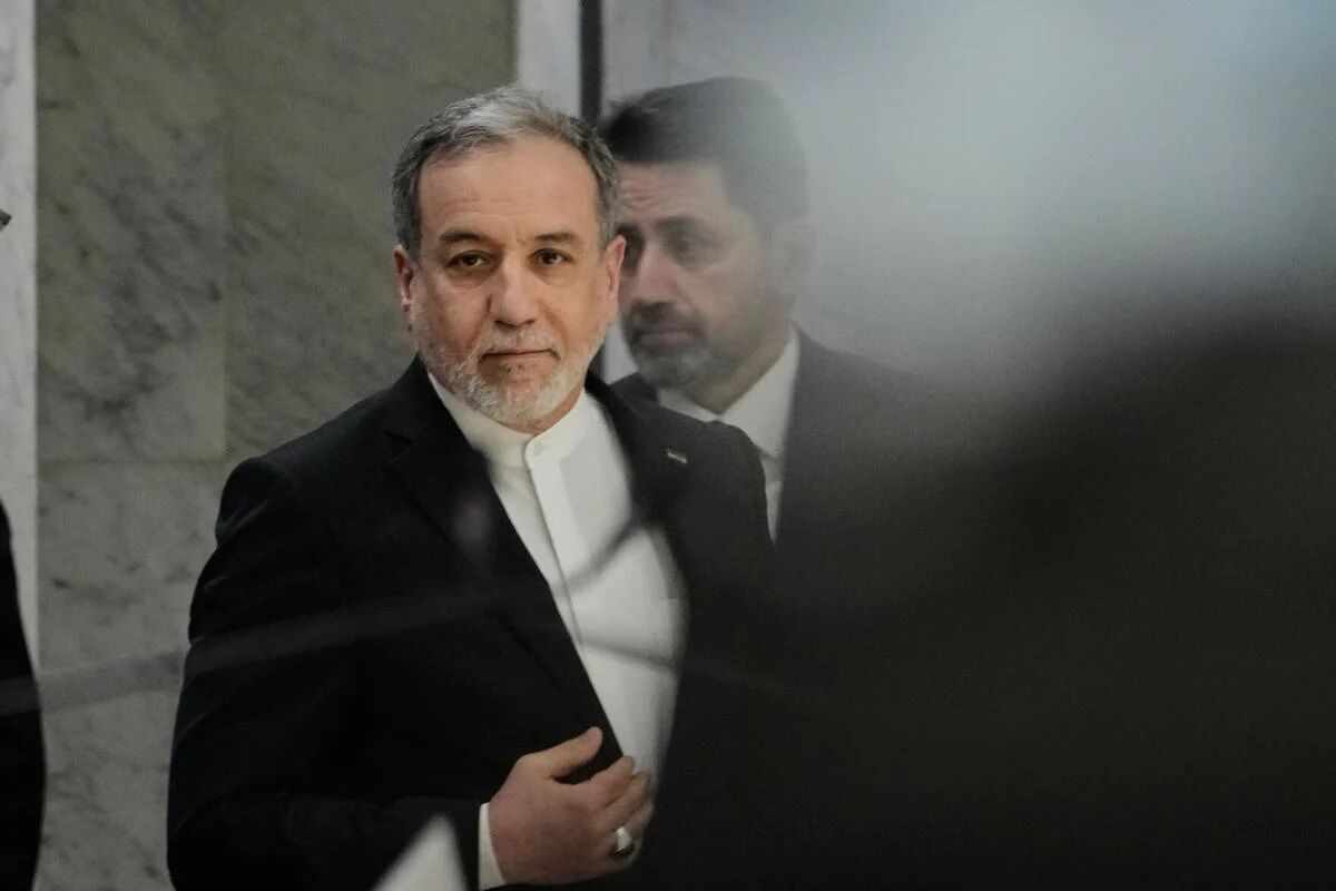 وزیر خارجه: تا زمانی که نقض تعهدات از سوی آمریکا ادامه دارد، شروع مجدد مذاکرات ممکن نیست | شروط ایران برای بازشدن تنگه هرمز از طریق واسطه‌ها به طرف آمریکایی منتقل شده است