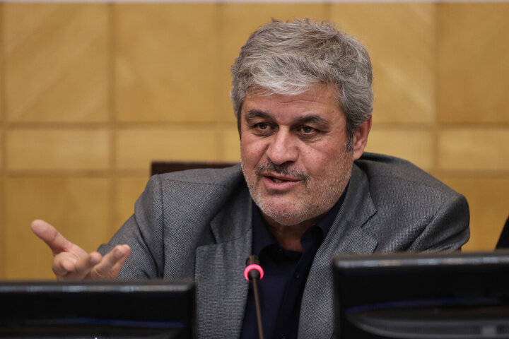 تاجگردون: ۷۵ درصد کارکنان دولت کمتر از ۳۵ میلیون تومان حقوق می‌گیرند