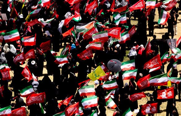 پایان مراسم وداع و تشییع رهبر شهید در تهران پایان مراسم وداع و تشییع رهبر شهید در تهران