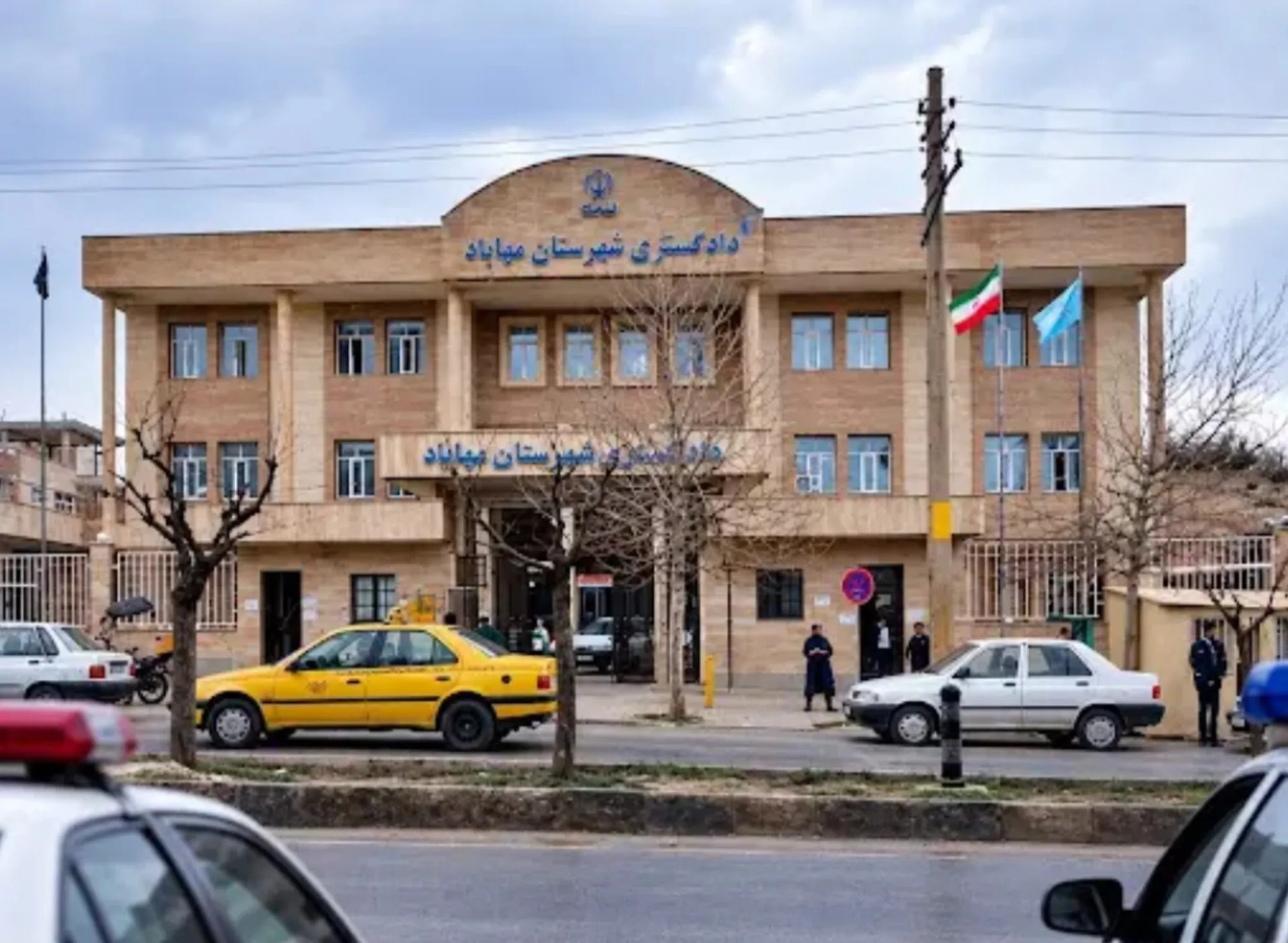 تیراندازی مرگبار مقابل ساختمان دادگستری مهاباد تیراندازی مرگبار مقابل ساختمان دادگستری مهاباد