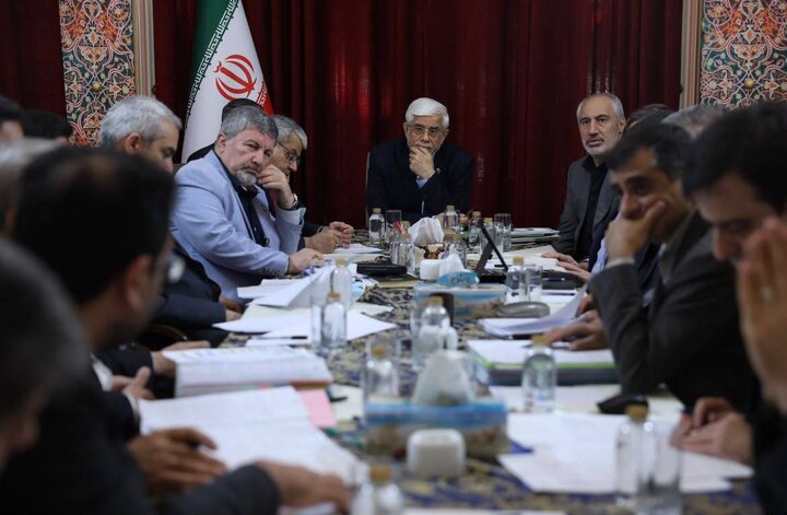 عارف: با وجود فشارهای اقتصادی و تحریم‌ها، برای عبور از شرایط فعلی راهکار داریم
