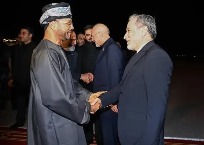 ادعای اکسیوس درباره دستور ترامپ برای توقف حملات، چند ساعت پس از ورود یک هیئت عمانی به تهران