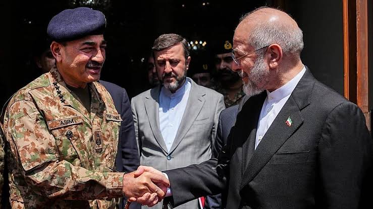 سفر فرمانده ارتش پاکستان به تهران در روز دوشنبه سفر فرمانده ارتش پاکستان به تهران در روز دوشنبه
