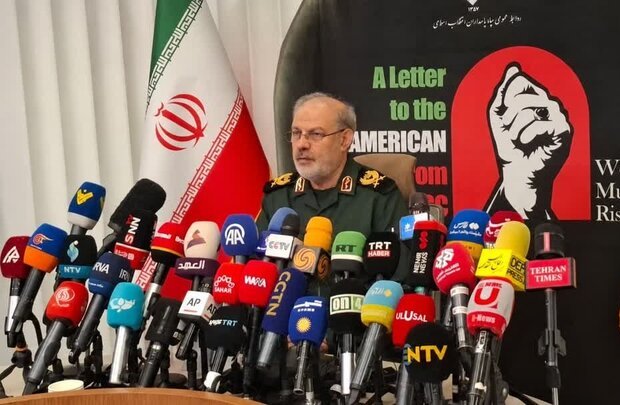 سخنگوی سپاه: شکل درگیریها تغییر کند، سلاحهای جدید رو میکنیم سخنگوی سپاه: شکل درگیریها تغییر کند، سلاحهای جدید رو میکنیم