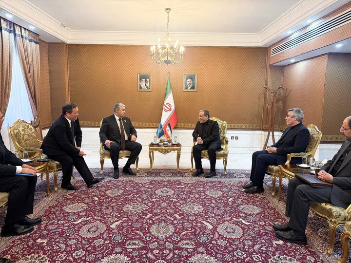دیدار عراقچی با وزیر خارجه قزاقستان در تهران دیدار عراقچی با وزیر خارجه قزاقستان در تهران