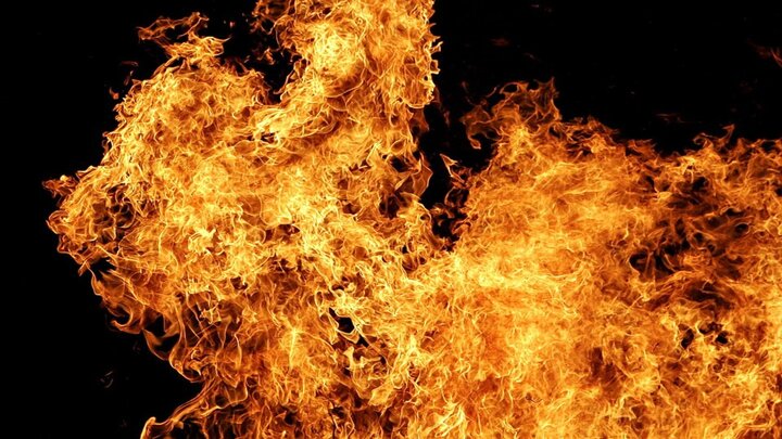 یک مطالعه جدید: انسانهای اولیه ۷۰۰ هزار سال زودتر از تصور ما از آتش استفاده میکردند یک مطالعه جدید: انسانهای اولیه ۷۰۰ هزار سال زودتر از تصور ما از آتش استفاده میکردند