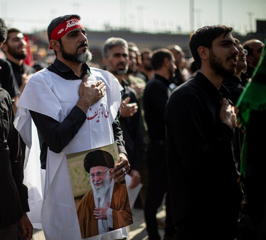 کانال ۱۲ تلویزیون اسرائیل از انتقام تشییع‌کنندگان مراسم وداع با آیت‌الله خامنه‌ای می‌گوید
