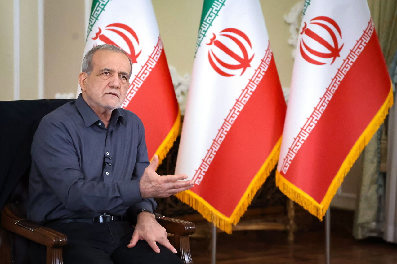 پزشکیان: هیچ امتیازی در تفاهمنامه ندادیم | آنهایی که در داخل به تفاهمنامه میگویند شکست، حرف اسرائیل را میزنند پزشکیان: هیچ امتیازی در تفاهمنامه ندادیم | آنهایی که در داخل به تفاهمنامه میگویند شکست، حرف اسرائیل را میزنند