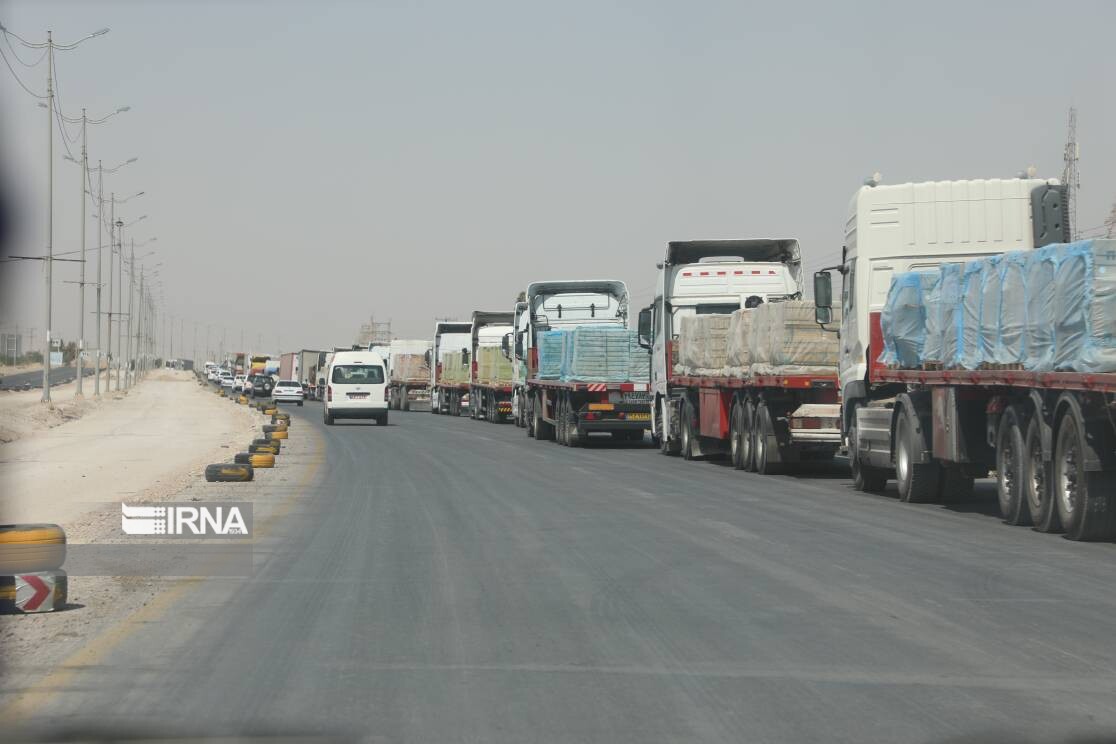 رئیس کمیسیون گمرک اتاق بازرگانی ایران: توقف کامیونها در مرز پاکستان در دست پیگیری است رئیس کمیسیون گمرک اتاق بازرگانی ایران: توقف کامیونها در مرز پاکستان در دست پیگیری است