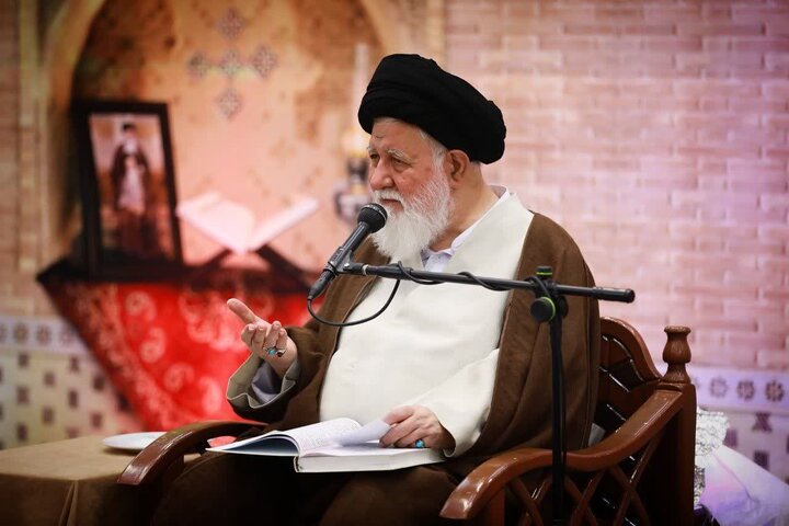 علم الهدی: سنخ خدمات نیروی انتظامی باید از جنس خدماتی باشد که وجود مقدس امام زمان(عج) را خشنود کند علم الهدی: سنخ خدمات نیروی انتظامی باید از جنس خدماتی باشد که وجود مقدس امام زمان(عج) را خشنود کند