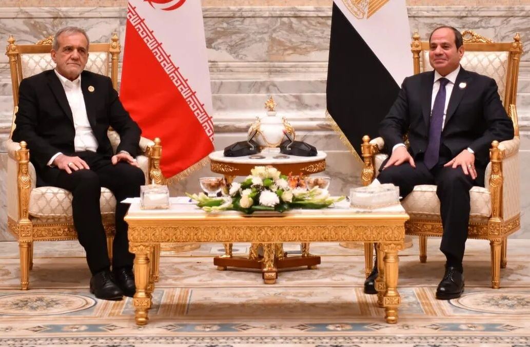 السیسی در دیدار با پزشکیان: از تلاش‌ها برای احیای ثبات در منطقه حمایت می‌کنیم