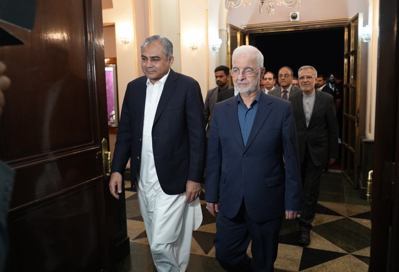 وزیر کشور پاکستان: من اینجا هستم تا نامه ویژهای را از سوی عاصم منیر به آیتالله سید مجتبی خامنهای، رهبر ایران تحویل دهم وزیر کشور پاکستان: من اینجا هستم تا نامه ویژهای را از سوی عاصم منیر به آیتالله سید مجتبی خامنهای، رهبر ایران تحویل دهم