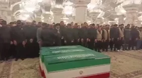 ویدیو / اقامه نماز بر پیکر رهبر شهید در حرم حضرت علی (ع)