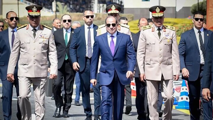 تعویق دوباره رأی‌گیری پارلمان مصر درباره اعزام نیرو به عربستان؛ اختلاف بر سر عملیات زمینی در یمن