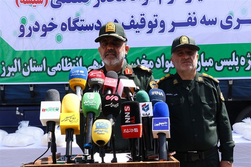 کشف ۳۹۰ کیلوگرم ماده مخدر شیشه در پوشش بار ضایعاتی کشف ۳۹۰ کیلوگرم ماده مخدر شیشه در پوشش بار ضایعاتی