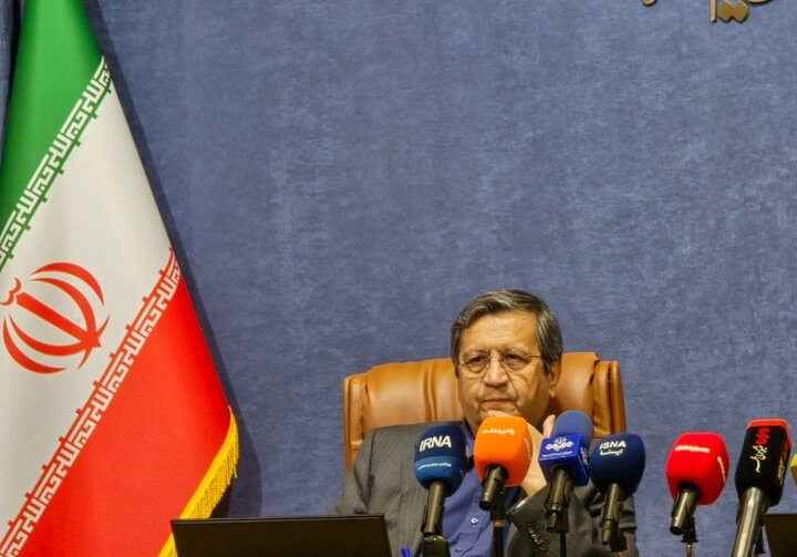 همتی: دشمن بازار ارز را هدف قرار داده است همتی: دشمن بازار ارز را هدف قرار داده است