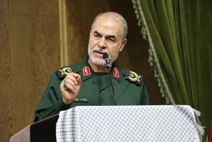 معاون سیاسی سپاه : خلیج فارس نقطه آغاز نظم جدید منطقهای است معاون سیاسی سپاه : خلیج فارس نقطه آغاز نظم جدید منطقهای است