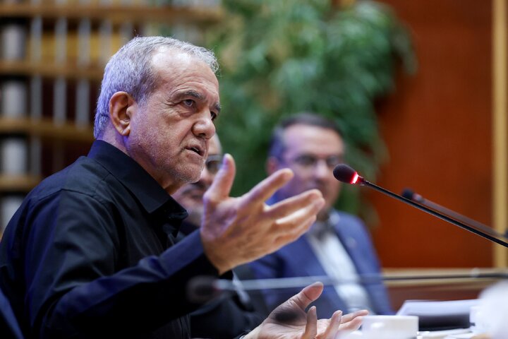 پزشکیان: مدیریت کشور باید بر پایه شایستگی باشد پزشکیان: مدیریت کشور باید بر پایه شایستگی باشد