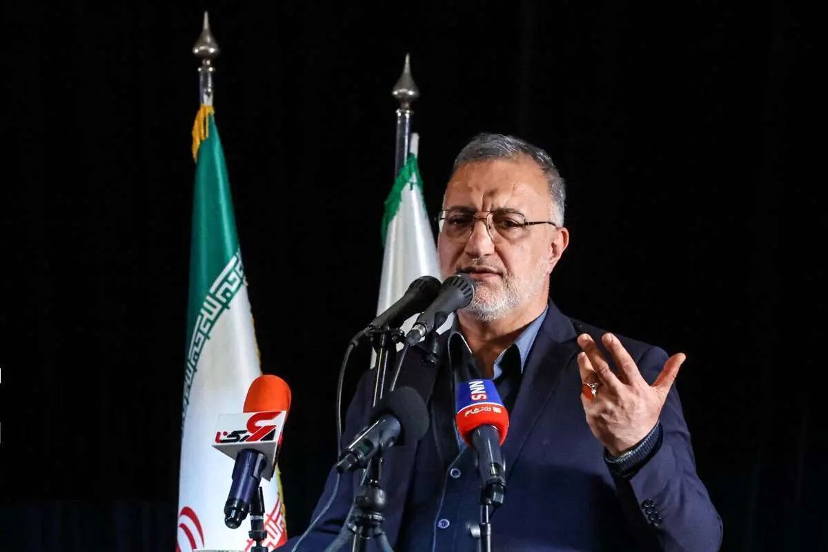 زاکانی: پیکر مطهر رهبر شهید ۱۷ تیر در عراق تشییع میشود زاکانی: پیکر مطهر رهبر شهید ۱۷ تیر در عراق تشییع میشود