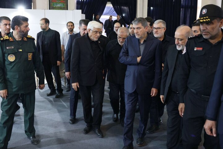 بازدید عارف از مصلی تهران در پی آمادگی و برگزاری مراسم وداع و تشییع رهبر شهید بازدید عارف از مصلی تهران در پی آمادگی و برگزاری مراسم وداع و تشییع رهبر شهید
