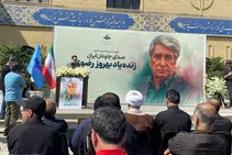 بهروز رضوی، چهره ماندگار رادیو در جمع همکارانش به سوی آرامگاه ابدی بدرقه شد