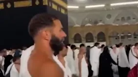 ویدیو/ حضور کریم بنزما در مکه برای ادای مراسم حج