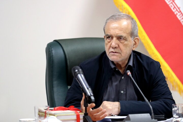 پزشکیان: ما با دشمنان میجنگیم تا زیر بار ظلم و زور نرویم، پس نمیتوانیم خودمان به مردم زور بگوییم یا ظلم کنیم پزشکیان: ما با دشمنان میجنگیم تا زیر بار ظلم و زور نرویم، پس نمیتوانیم خودمان به مردم زور بگوییم یا ظلم کنیم