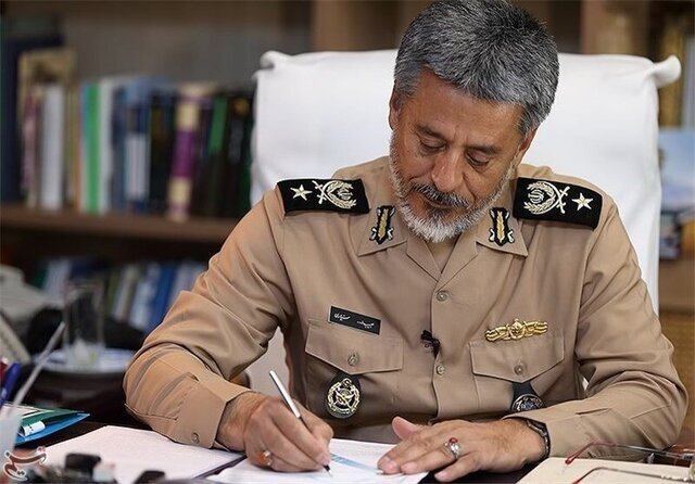 دریادار سیاری: پدافند هوایی لحظه‌ای از هوشیاری و آمادگی غافل نمی‌شود