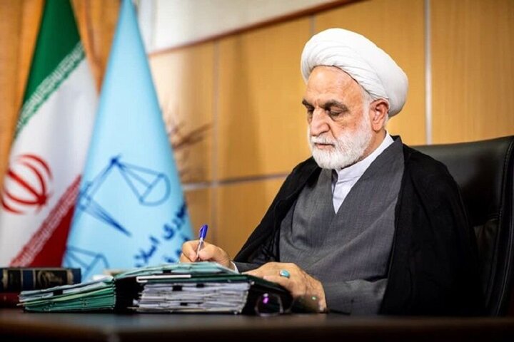 پاسخ اژهای به حکم تمدید ریاست قوه قضائیه پاسخ اژهای به حکم تمدید ریاست قوه قضائیه