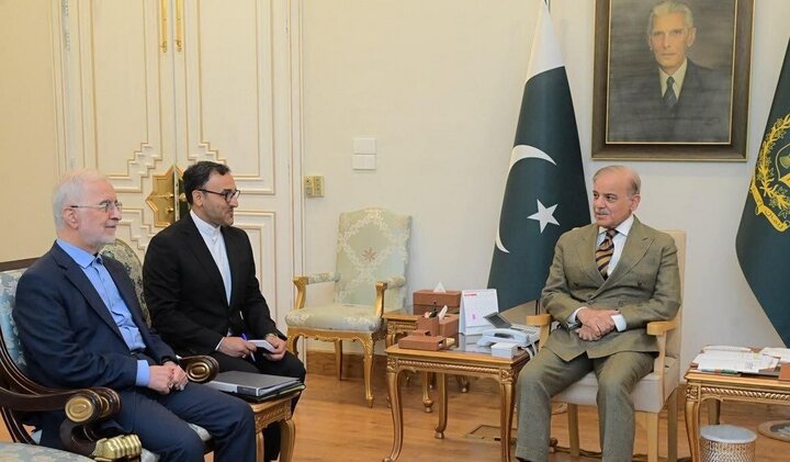 دیدار مومنی با شهباز شریف، نخستوزیر پاکستان دیدار مومنی با شهباز شریف، نخستوزیر پاکستان